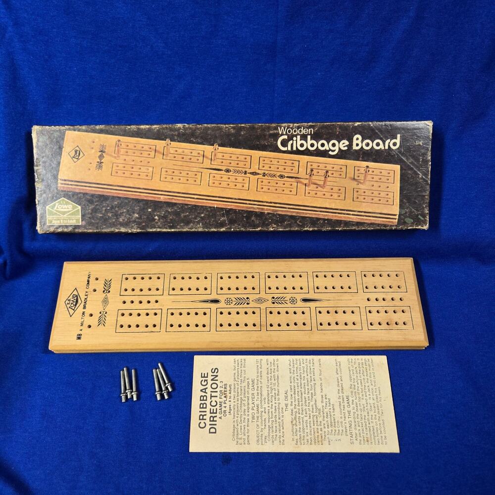 Wooden Cribbage Board w/ Metal Pegs E.S. Lowe Milton Bradley
